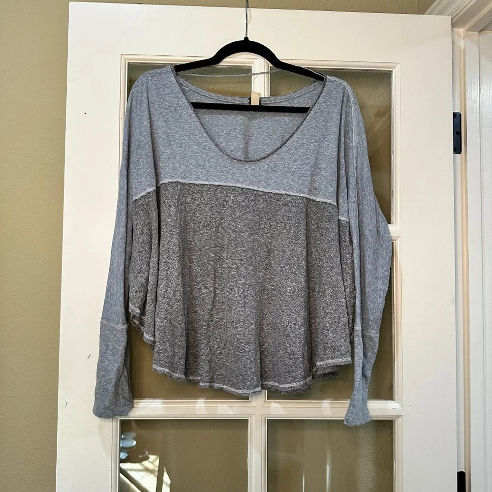 FREE PEOPLE / WE THE FREE Boxy Two Tone Long Sleeve T Shirt - Medium - Picture 2 of 9